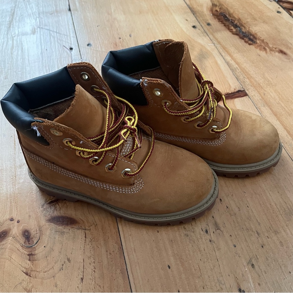 VGUC Toddlers Timberland Wheat Nubuck Size 11